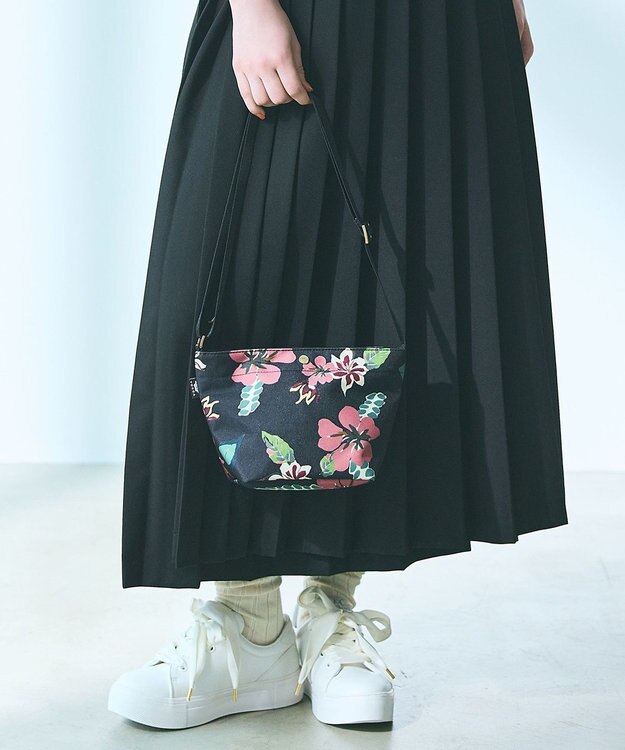 TOCCA LOVE MY COLOR CROSSBODY BAG バッグ ブラック（花柄）系5