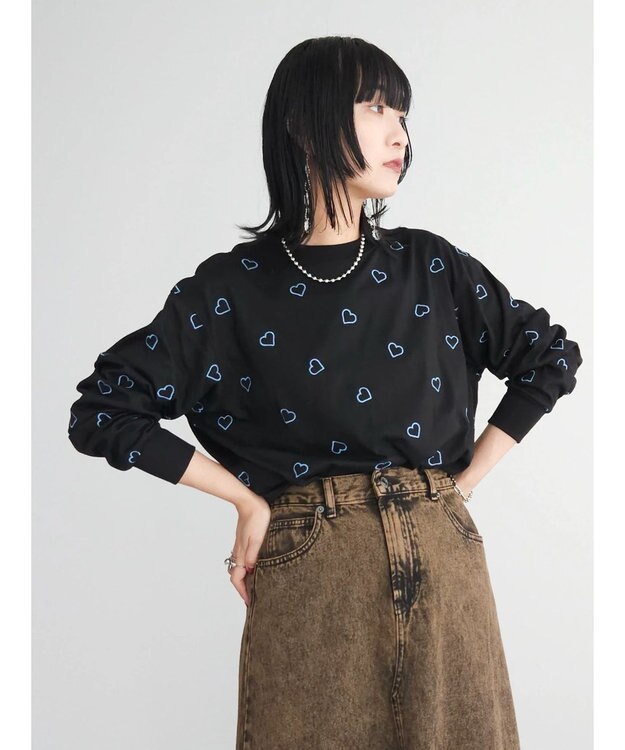 Green Parks ・Ｄｏｕｂｌｅ　Ｆｌａｇｓ　ハート刺繍ロンＴ Black