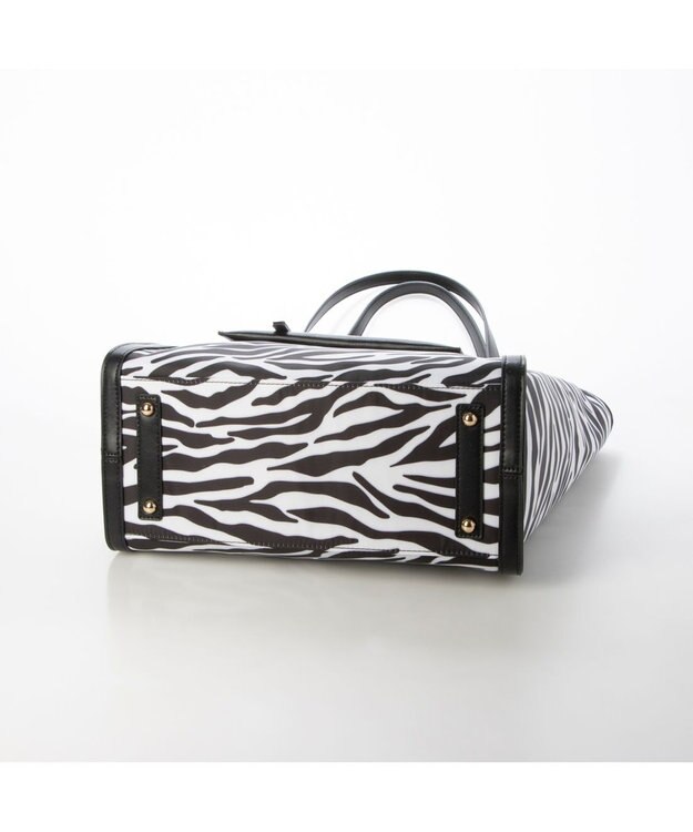 LA BAGAGERIE リサイクルレザー　フラップA4トート ゼブラ