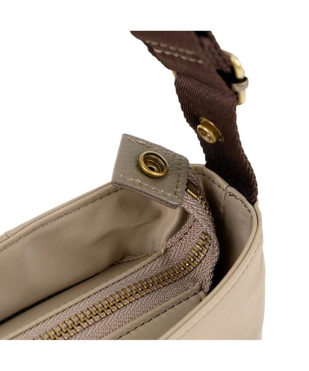 IBIZA ディアリオ　ナイロン　ショルダーバッグ ベージュ