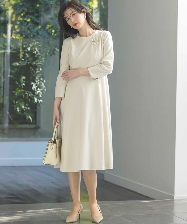 組曲 L 【KUMIKYOKU NAVY】コンフォータブルドレープ フレアワンピース アイボリー系