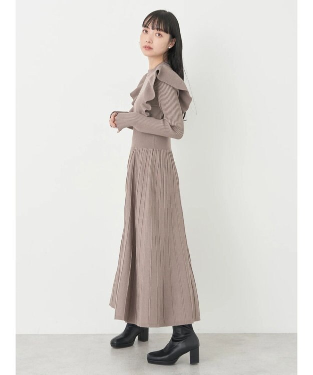 earth music&ecology ショルダーフリルニットワンピース Mocha