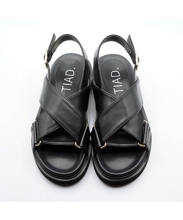 APOM クロスストラップサンダル ブラック