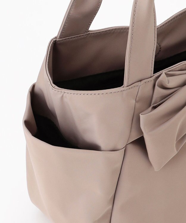 TOCCA 【大人百花掲載】KNOT IN HEART NYLONTOTE M トートバッグ M グレージュ系