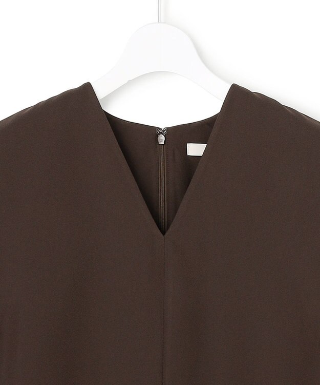 ICB L FluidBackSatin Vネックジレ ダークブラウン