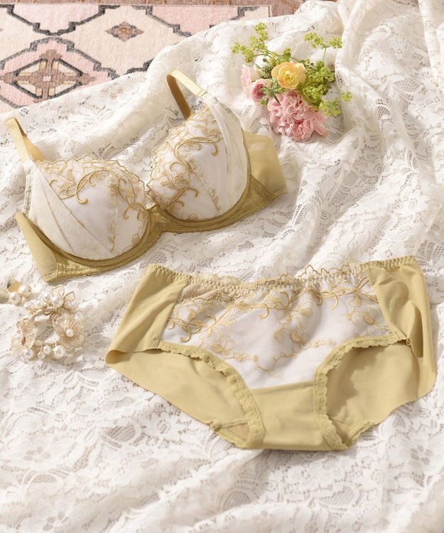 Wing 【エアリーソフトブラ】　ふんわりエアリーな着用感　脇から背中すっきり　ウイング／ワコール　KB2202 カラシ