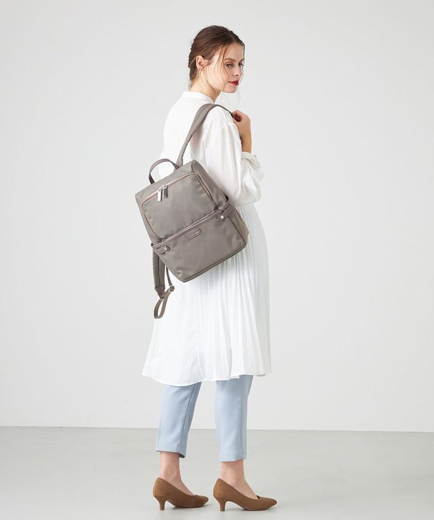 LA BAGAGERIE 【撥水ナイロン】ベーシックリュック グレージュ