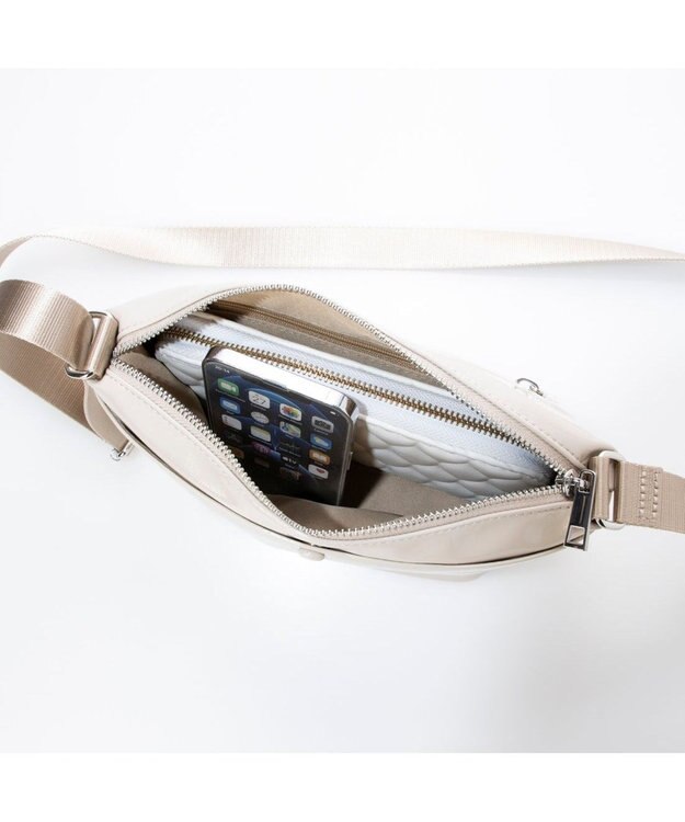 UNBILLION カシュカシュ cachecache / ソフトエナメル舟型ショルダー アイボリー