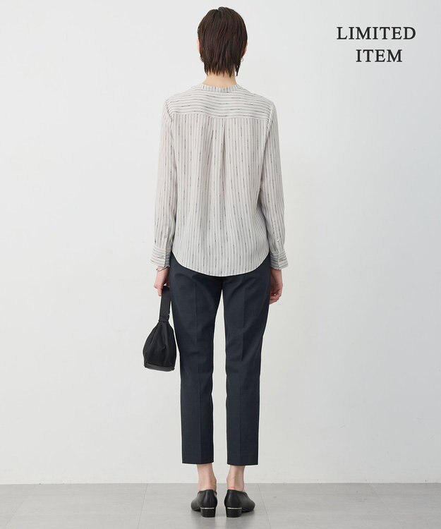 ICB 【新色追加・WEB限定】BackSatinAmunzen キーネックブラウス トープベース×ストライプチェーン柄