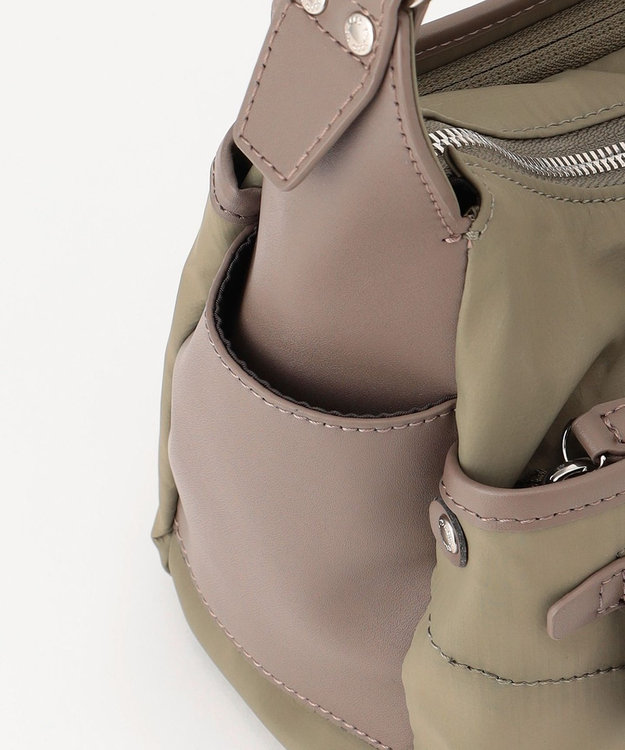 Y'SACCS 【ナイロンタフタ×リサイクルレザー】デイリーポシェット カーキ