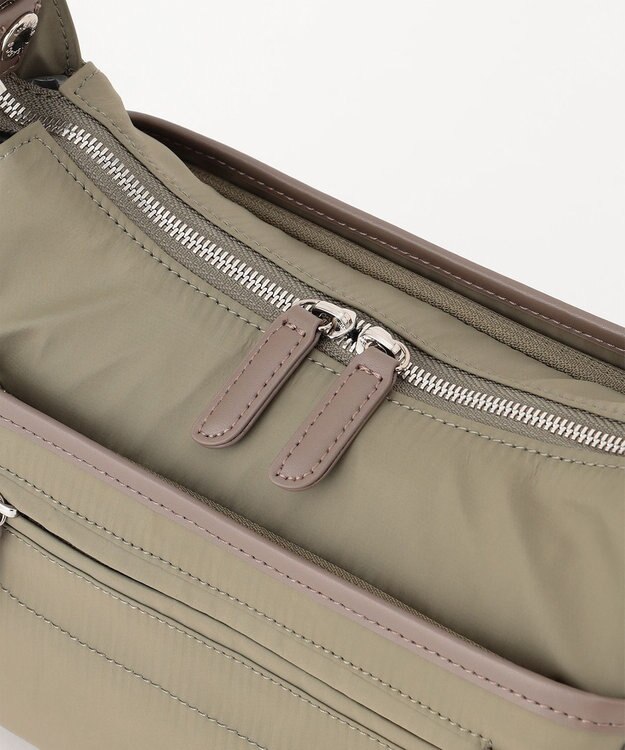 Y'SACCS 【ナイロンタフタ×リサイクルレザー】デイリーポシェット カーキ