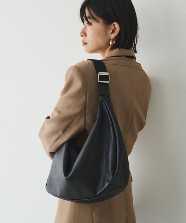 russet ≪ショルダーバッグ人気NO.1モデル≫ソフトレザーラウンドビッグショルダーバッグ(CE-1325-WEB) Black2（シルバー金具）