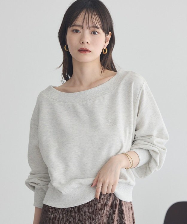 earth music&ecology ショート丈ワンポイント刺繍オフショルスウェット Oatmeal