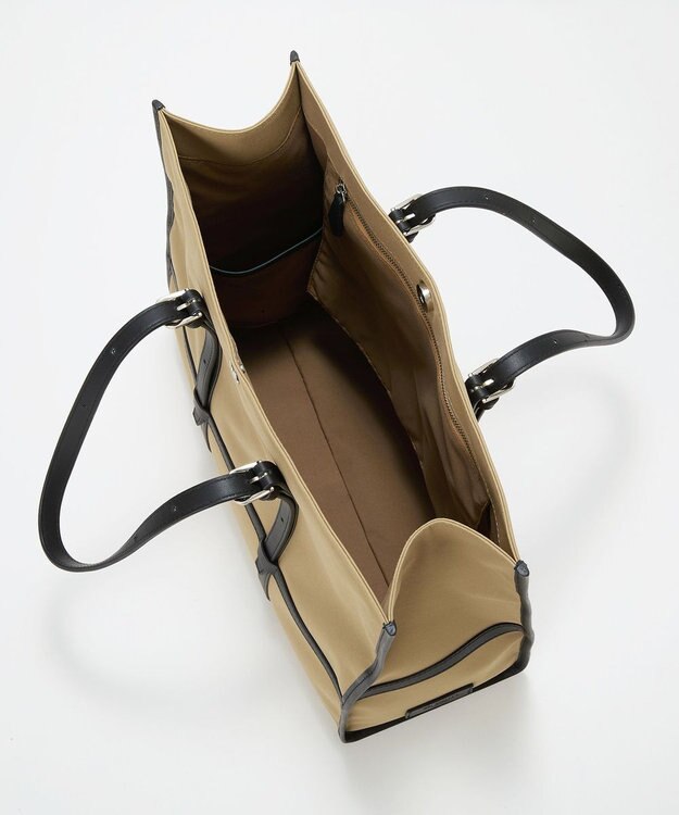 TOPKAPI 【Breath TOPKAPI】FRAME フレーム レザーベルト スクエア トートバッグ　A4 / 軽量 ベージュ