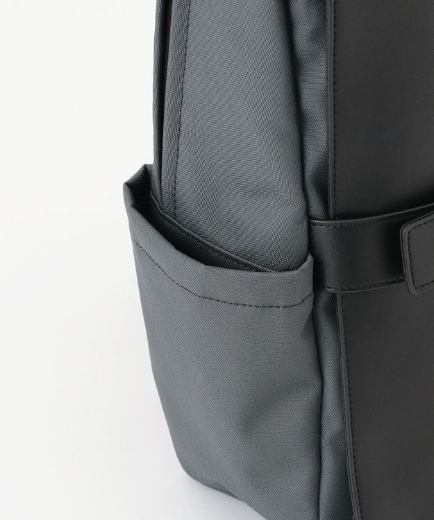 Y'SACCS ベルトスクエアリュックサック グレー