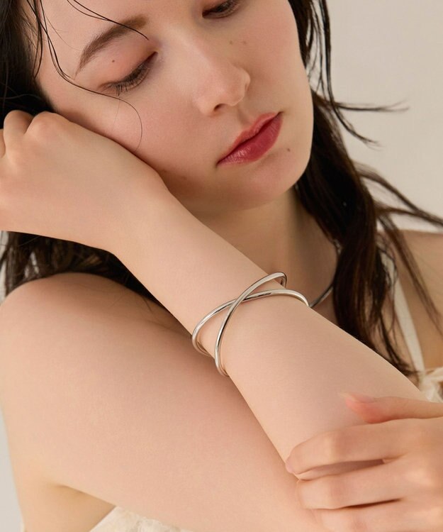 Phoebe 〈金属アレルギー対応〉フロークロスバングル　シルバー/ニッケルフリー シルバー