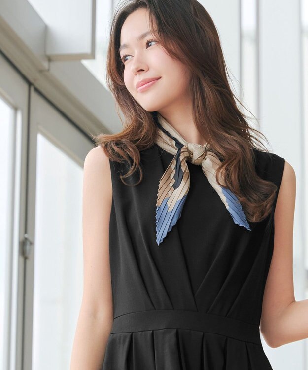 Tiaclasse L 【2TYPEスリーブ/半袖・ノースリーブ・洗える】タックフレアワンピース ノースリーブ：ブラック