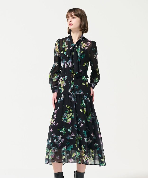 GRACE CONTINENTAL フラワープリントボウタイ付ワンピース ブラック