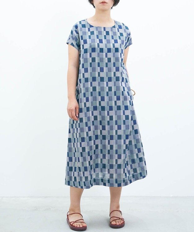 muuc 〈コットン100%強撚糸〉〈遠州織物の工場で織られた上質な生地〉〈ドライタッチ＆通気性が高い〉格子柄ワンピース ネイビーグレー