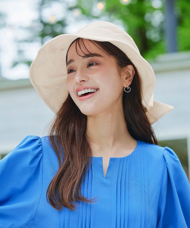 Tiaclasse 後ろリボンつば広ハット アイボリー