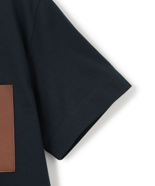 BEIGE， 【WEB限定・洗える】TORENIA / レザーポケットコットンクルーネックTシャツ Navy×Brown