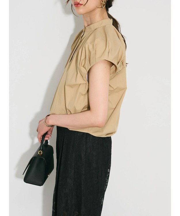 Green Parks タックデザインショート丈シャツ Beige