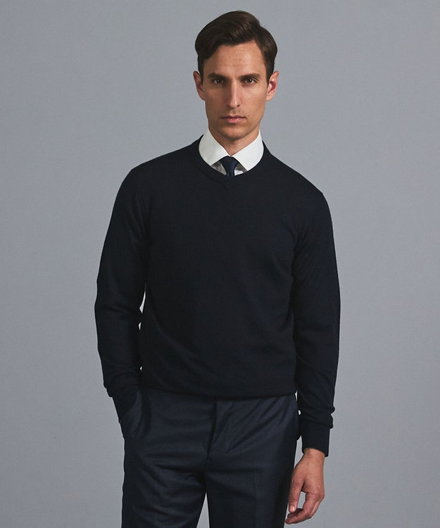 GOTAIRIKU オリジナル設計【洗える/チクチクしにくい/ピリングしにくい】イタリア糸 ハイゲージ Ｖネックニット_WOOL100% ネイビー系