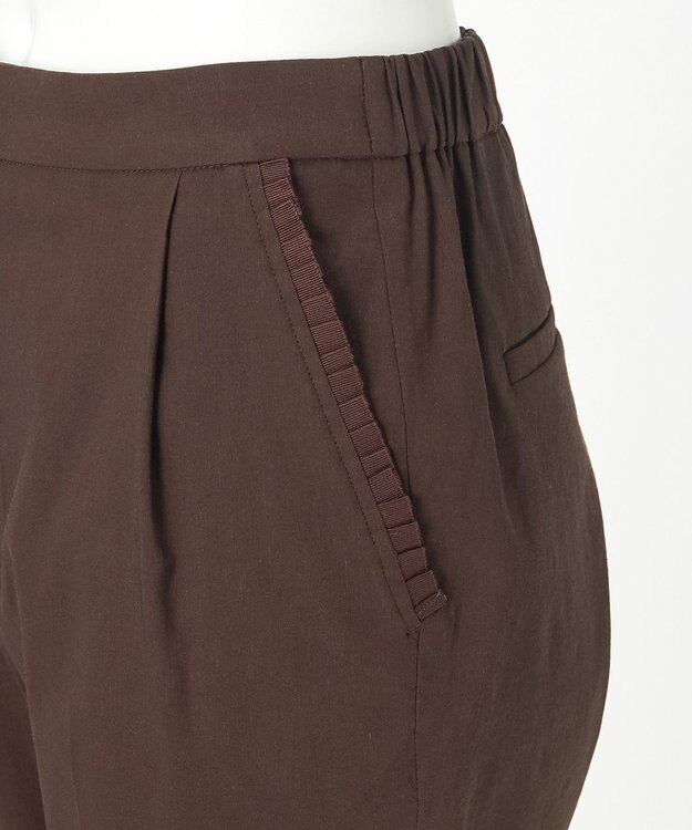 23区 【R(アール)】NALYAコンフォートリネン テーパードパンツ ダークブラウン系