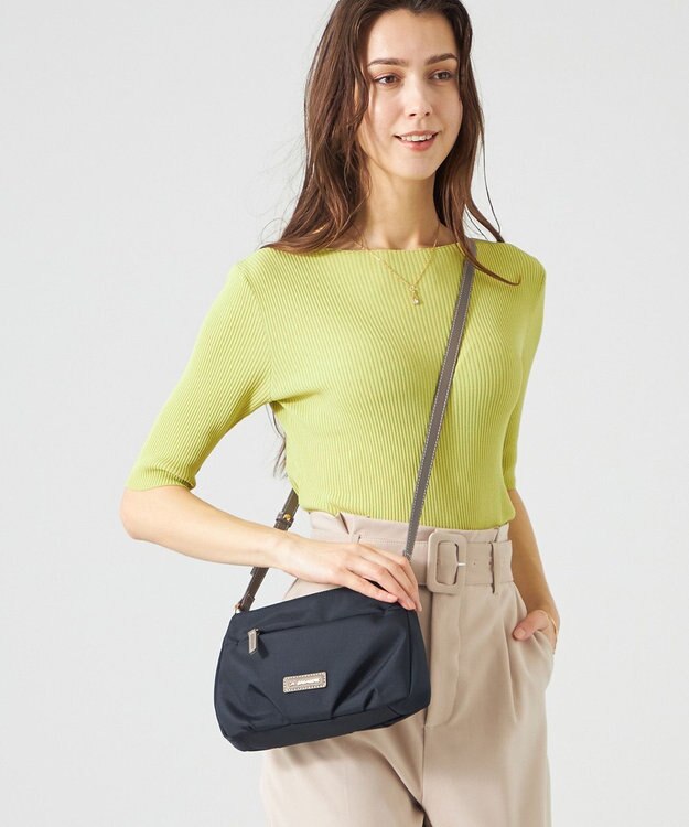 LA BAGAGERIE ポリエステルキャンバス　タックポシェット ネイビー