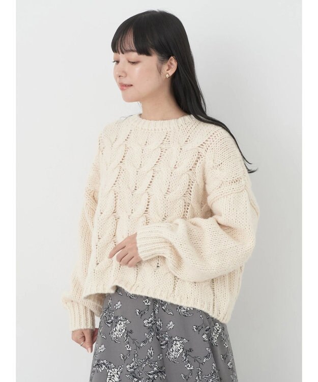 earth music&ecology ローゲージ手編み風ケーブルプルオーバー Off White