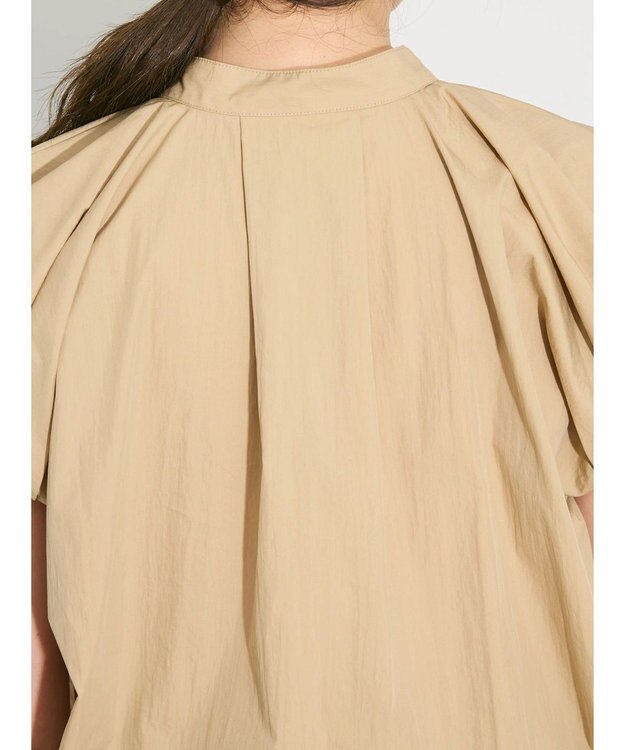 Green Parks タックデザインショート丈シャツ Beige