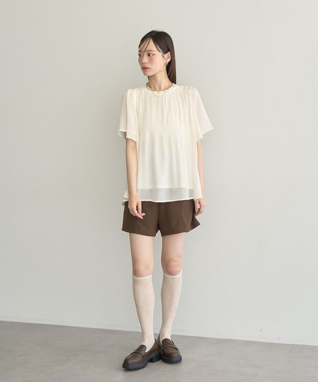 earth music&ecology マジョリカプリーツ半袖ブラウス Ivory