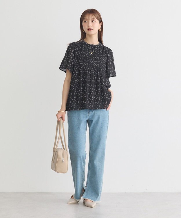 earth music&ecology マジョリカプリーツ半袖ブラウス Flower Black