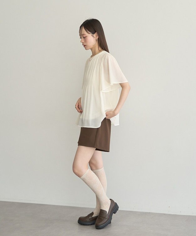 earth music&ecology マジョリカプリーツ半袖ブラウス Ivory