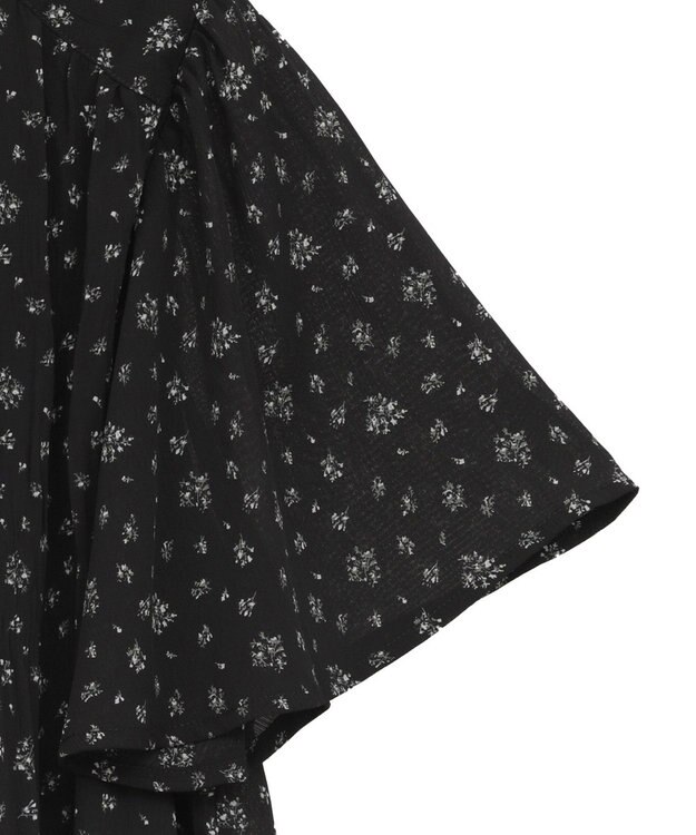 earth music&ecology マジョリカプリーツ半袖ブラウス Flower Black