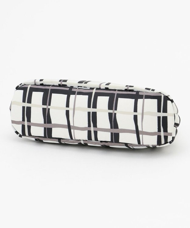 Y'SACCS 総柄プリントハーフムーンポーチ ブラック