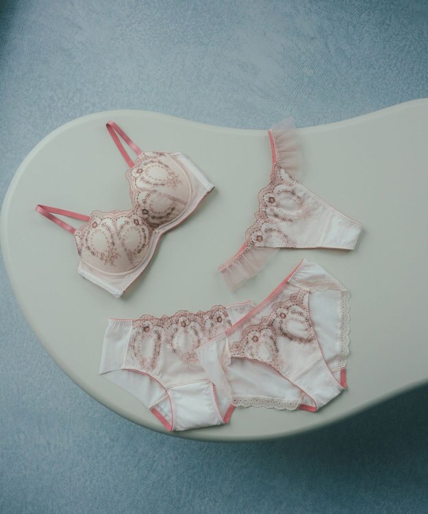 AMPHI 【sweet web掲載】 サニタリーショーツ 【BRAGENIC ブラジェニック 脇高細見えタイプ】羽付きナプキン対応 BMI353とペア 吸汗速乾(後ろ身頃) 生理用ショーツ PMI053 アンフィ／ワコール ピーチ