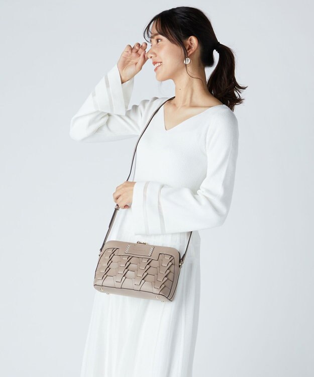 LA BAGAGERIE 【veganview】v piece mesh shoulder bag グレージュ