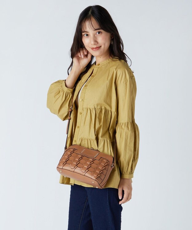 LA BAGAGERIE 【veganview】v piece mesh shoulder bag キャメル