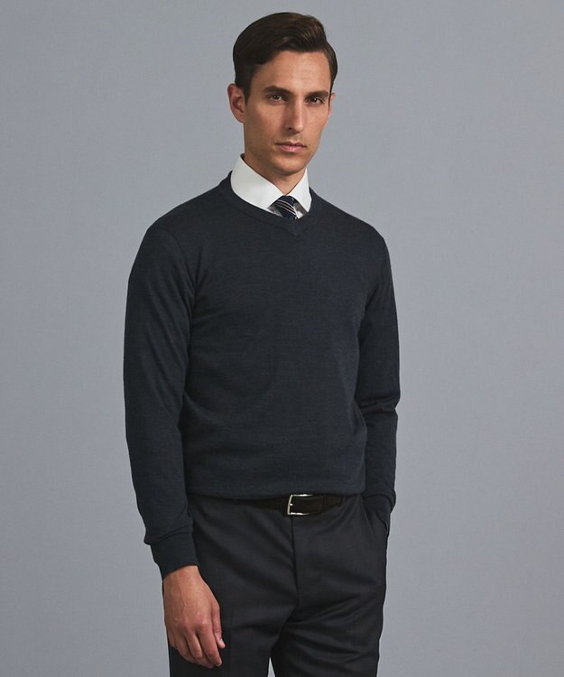 GOTAIRIKU オリジナル設計【洗える/チクチクしにくい/ピリングしにくい】イタリア糸 ハイゲージ Ｖネックニット_WOOL100% グレー系