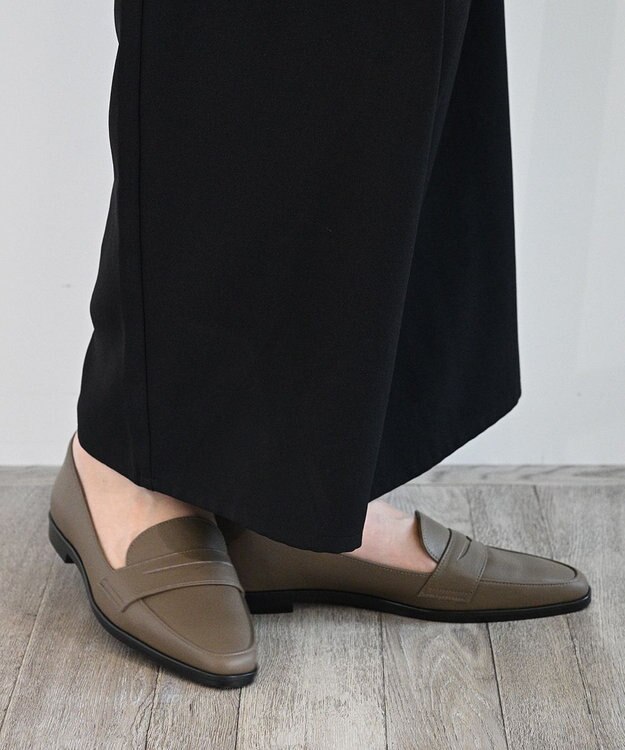 APOM 日本製 晴雨兼用スクエアトゥコインローファー15＜CRAHUG限定＞ グレージュ