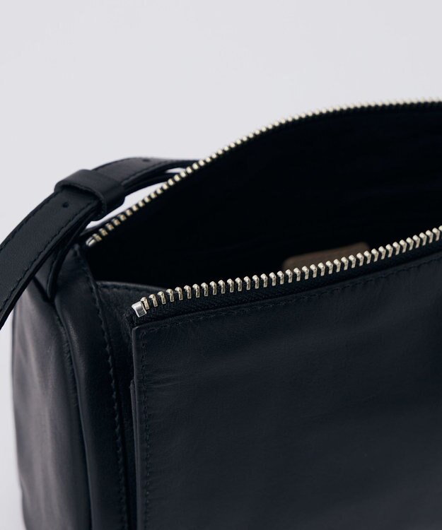 russet ソフトレザーロールショルダーバッグ(CE-1661) Black