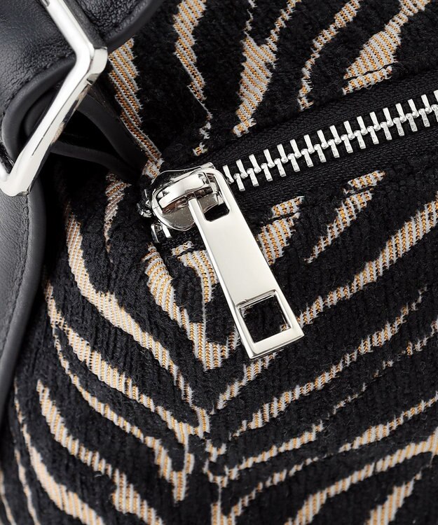 ICB スクエアワンハンドル バッグ 起毛ゼブラ系