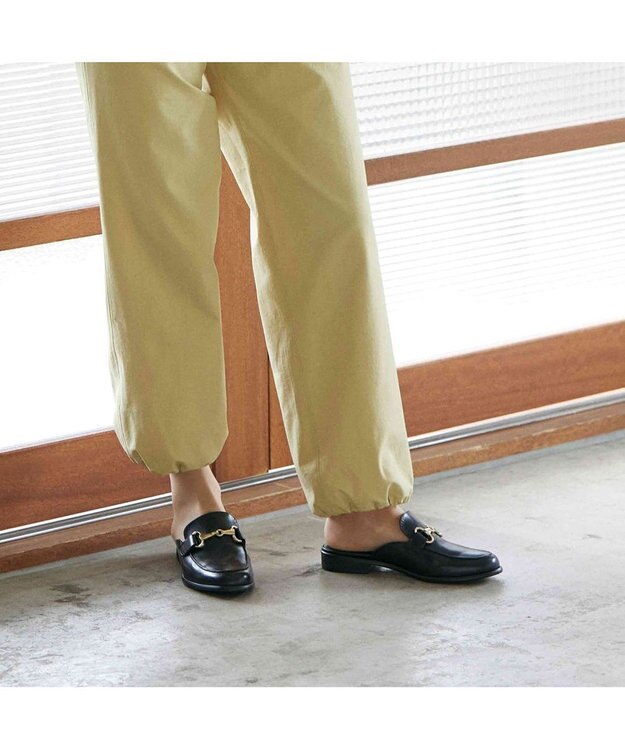 ing <ing>ビット付ミュールローファー ブラック