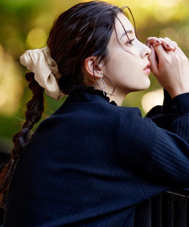 Tiaclasse パール付きオーガンジーシュシュ ベージュ