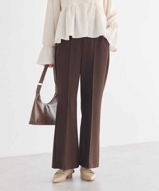 earth music&ecology センターシームフレアパンツ Brown