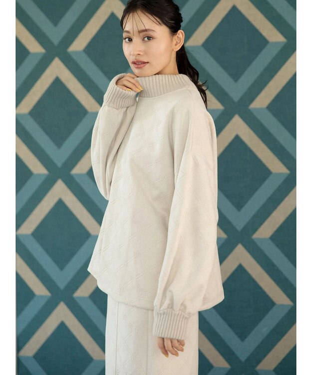 Green Parks ・ＥＬＥＮＣＡＲＥ　ＤＵＥ　エンボスプルオーバー Ivory