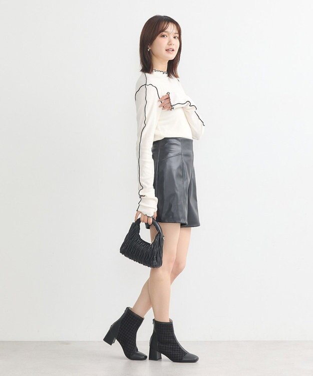 earth music&ecology シンセティックレザーショートパンツ Black