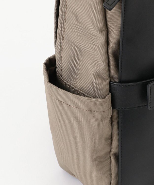 Y'SACCS ベルトスクエアリュックサック グレージュ