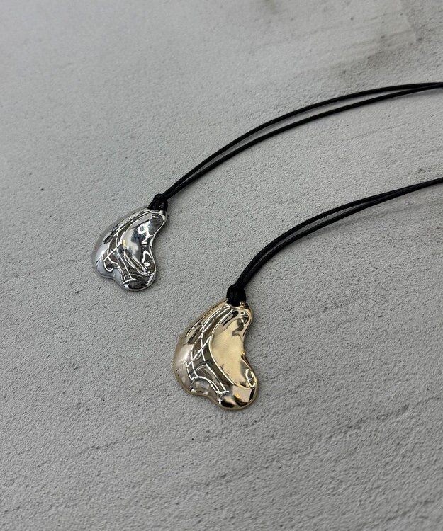 ICB モチーフロングネックレス ゴールド系